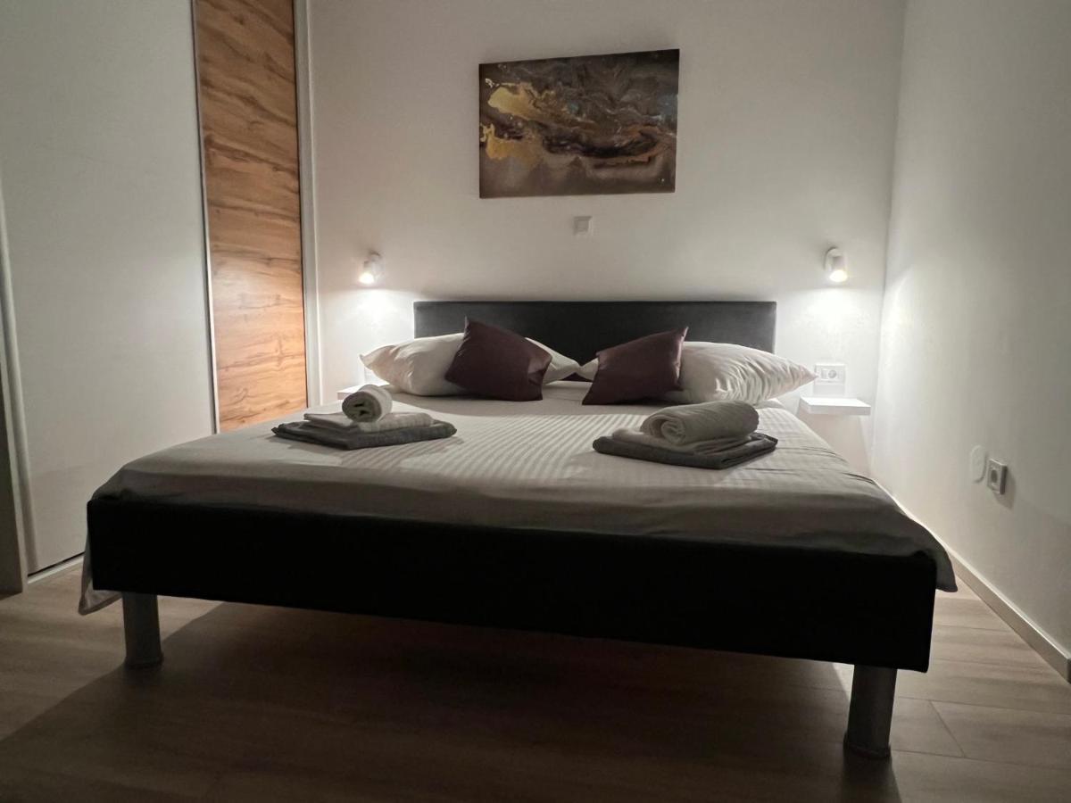 Apartmani Ivelic Supetar Exterior foto